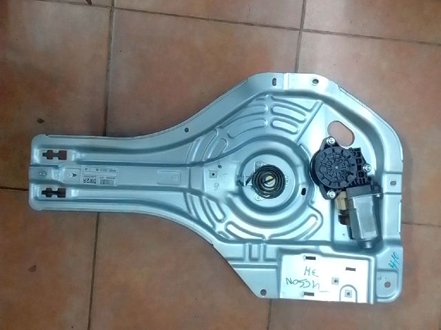 bontott HYUNDAI TUCSON Jobb hátsó Ablakemelő Motor