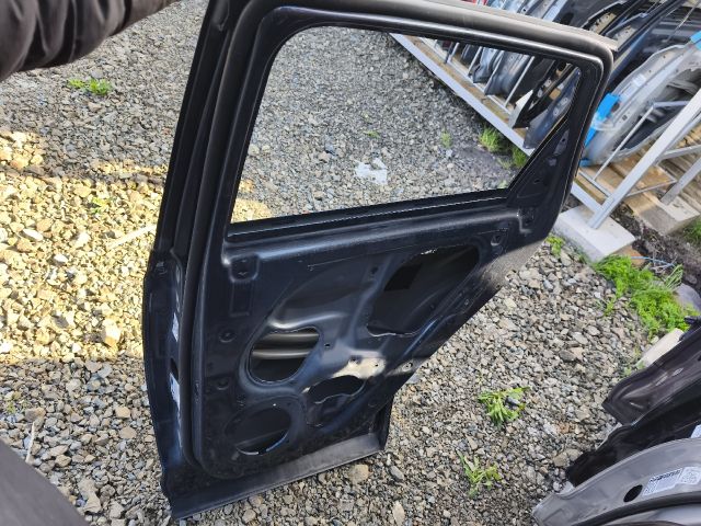 bontott HYUNDAI TUCSON Jobb hátsó Ajtó (Üres lemez)