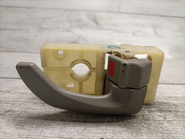 bontott HYUNDAI TUCSON Jobb hátsó Belső Kilincs