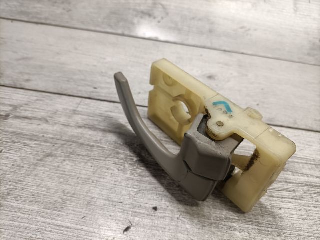 bontott HYUNDAI TUCSON Jobb hátsó Belső Kilincs