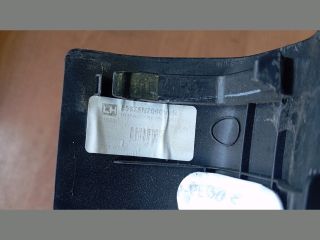 bontott HYUNDAI TUCSON Jobb hátsó Belső Küszöb Burkolat