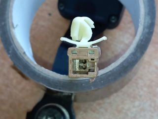 bontott HYUNDAI TUCSON Jobb hátsó Biztonsági Öv Csat