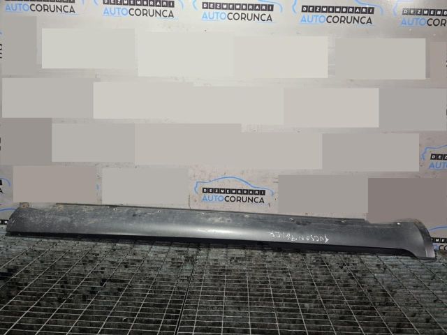 bontott HYUNDAI TUCSON Jobb Küszöb