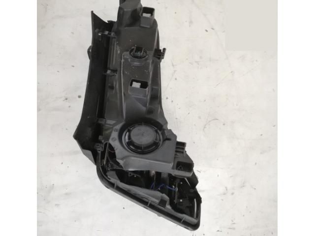 bontott HYUNDAI TUCSON Jobb Ledes Fényszóró