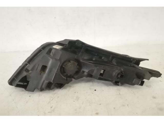 bontott HYUNDAI TUCSON Jobb Ledes Fényszóró