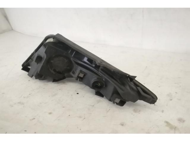 bontott HYUNDAI TUCSON Jobb Ledes Fényszóró