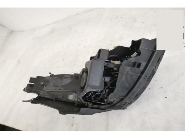 bontott HYUNDAI TUCSON Jobb Ledes Fényszóró