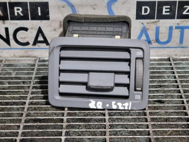 bontott HYUNDAI TUCSON Jobb Szellőző