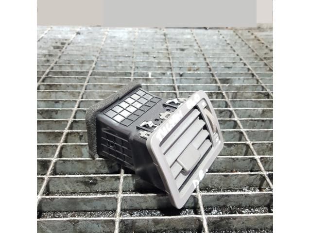 bontott HYUNDAI TUCSON Jobb Szellőző