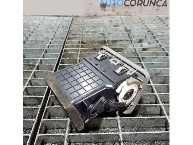 bontott HYUNDAI TUCSON Jobb Szellőző