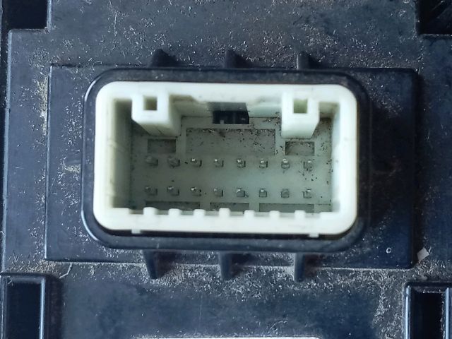 bontott HYUNDAI TUCSON Kézifék Kapcsoló