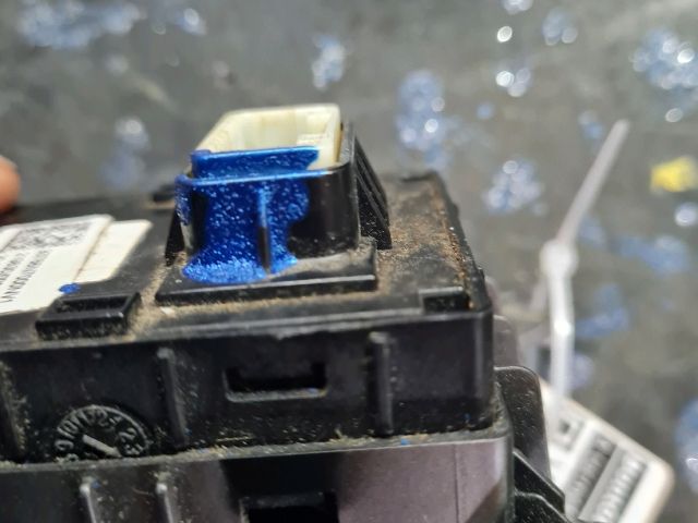 bontott HYUNDAI TUCSON Kézifék Kapcsoló