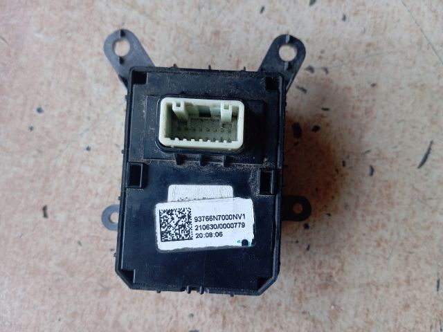 bontott HYUNDAI TUCSON Kézifék Kapcsoló