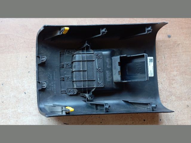 bontott HYUNDAI TUCSON Könyöklő Tartó Konzol