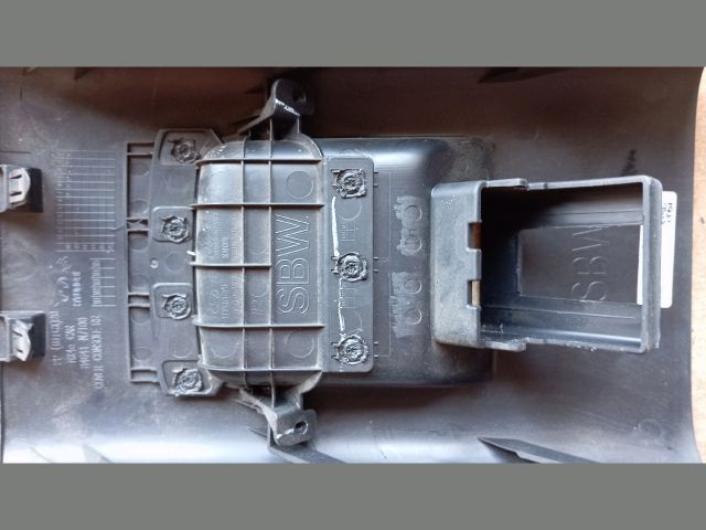 bontott HYUNDAI TUCSON Könyöklő Tartó Konzol