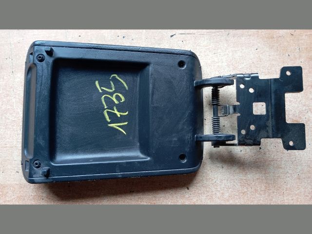 bontott HYUNDAI TUCSON Könyöklő