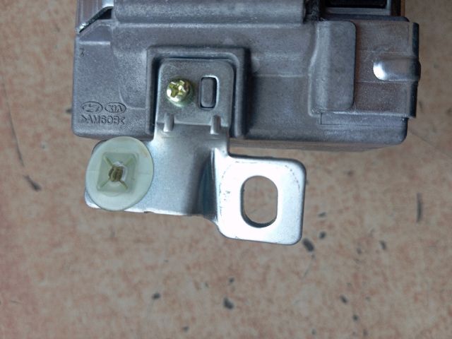 bontott HYUNDAI TUCSON Kormányzár (Elektromos)