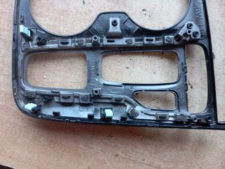 bontott HYUNDAI TUCSON Középkonzol Keret