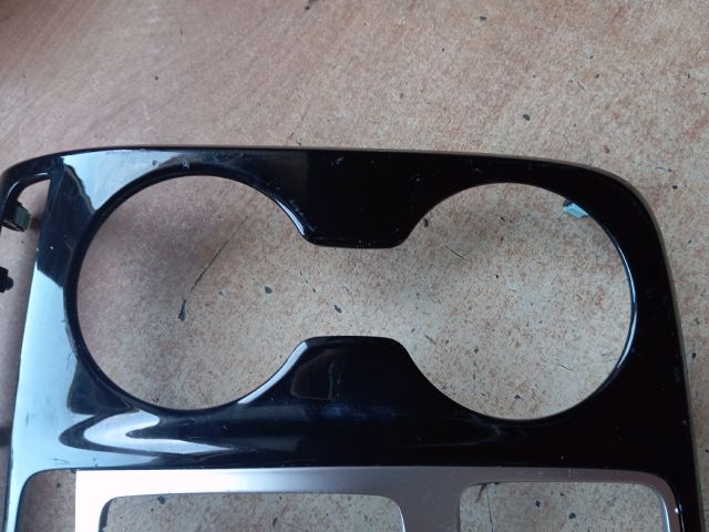 bontott HYUNDAI TUCSON Középkonzol Keret