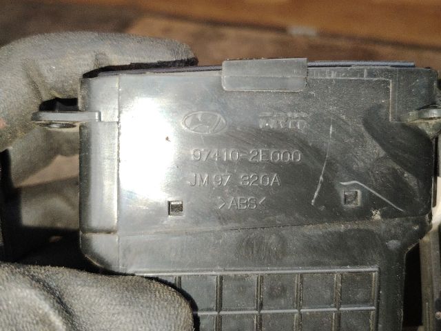 bontott HYUNDAI TUCSON Középső Szellőző