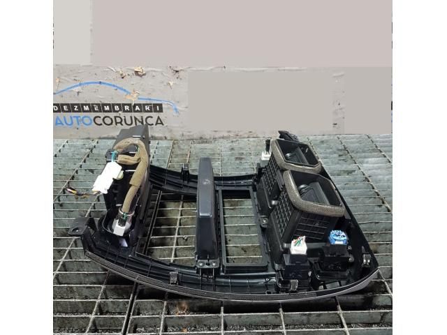 bontott HYUNDAI TUCSON Középső Szellőző