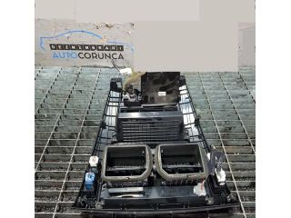 bontott HYUNDAI TUCSON Középső Szellőző