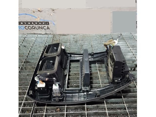 bontott HYUNDAI TUCSON Középső Szellőző