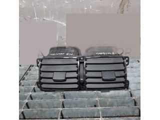 bontott HYUNDAI TUCSON Középső Szellőző