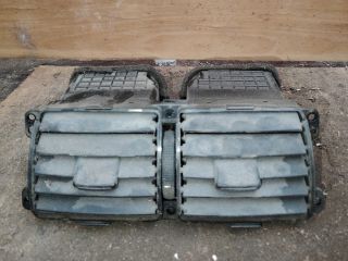 bontott HYUNDAI TUCSON Középső Szellőző