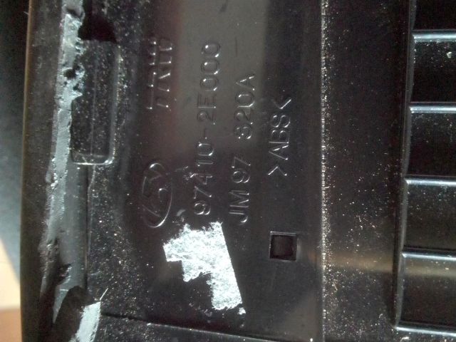 bontott HYUNDAI TUCSON Középső Szellőző