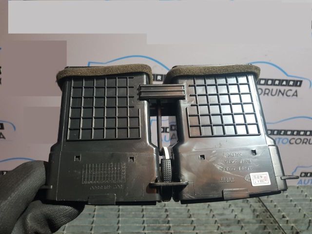 bontott HYUNDAI TUCSON Középső Szellőző