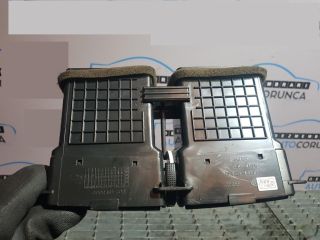 bontott HYUNDAI TUCSON Középső Szellőző