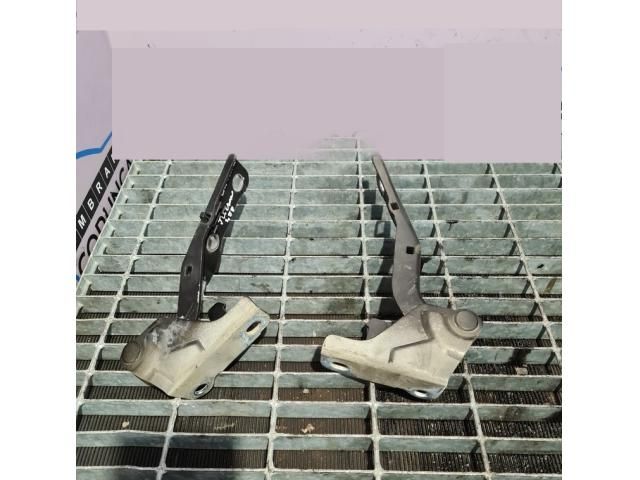 bontott HYUNDAI TUCSON Motorháztető Zsanér Pár