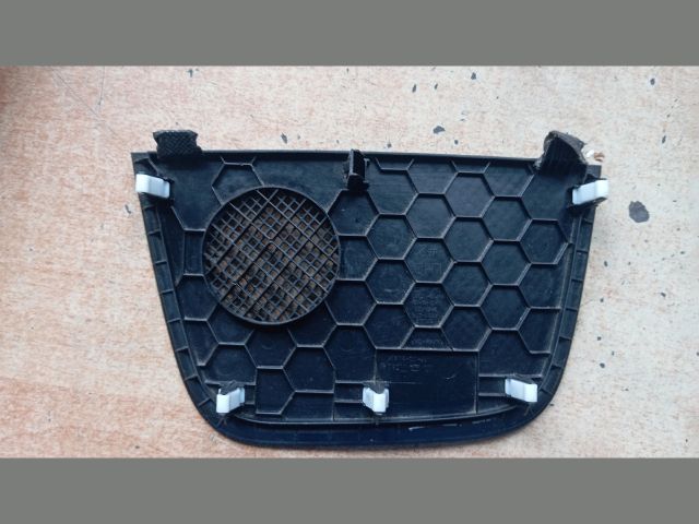 bontott HYUNDAI TUCSON Műszerfal Hangszóró Burkolat (Pozíciófüggetlen)