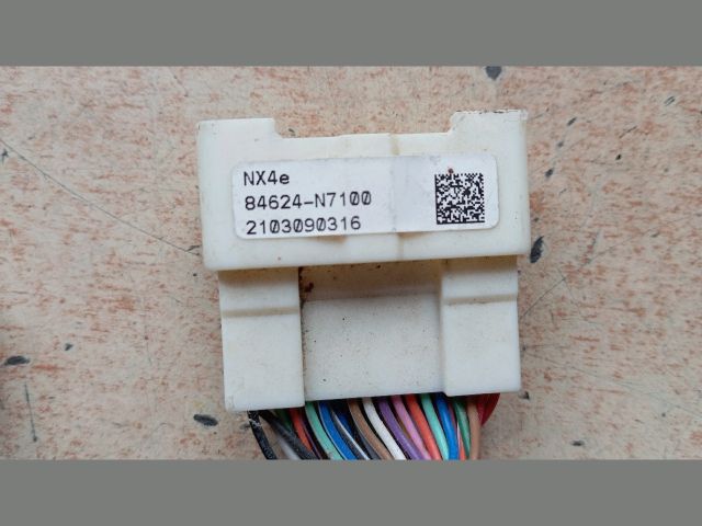 bontott HYUNDAI TUCSON Műszerfal Kábelköteg