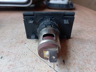 bontott HYUNDAI TUCSON Szivargyújtó Aljzat