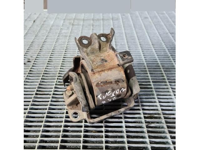 bontott HYUNDAI TUCSON Tartó Bak