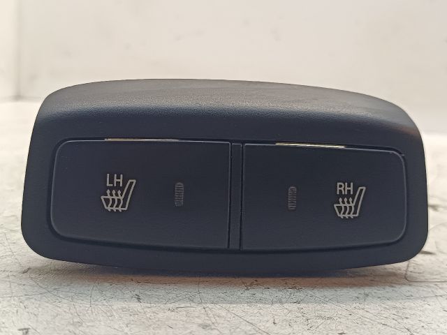 bontott HYUNDAI TUCSON Ülésfűtés Kapcsoló Pár