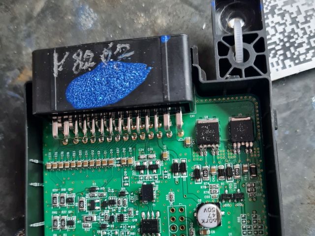 bontott HYUNDAI TUCSON Ülésfűtés Vezérlő