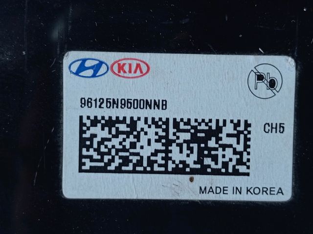 bontott HYUNDAI TUCSON USB Aljzat