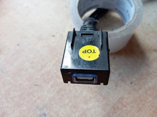 bontott HYUNDAI TUCSON USB Aljzat