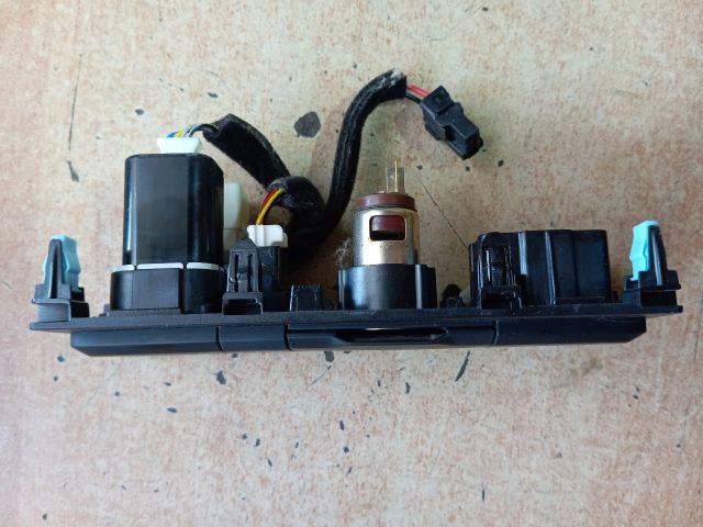 bontott HYUNDAI TUCSON USB Aljzat