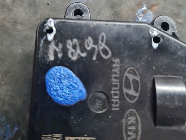 bontott HYUNDAI TUCSON Üzemanyag Betöltő Nyílás Kapcsoló