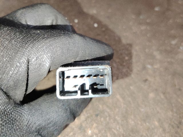 bontott HYUNDAI TUCSON Vészvillogó Kapcsoló