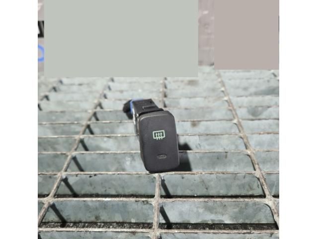 bontott HYUNDAI TUCSON Vészvillogó Kapcsoló