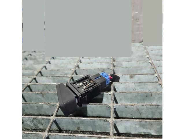 bontott HYUNDAI TUCSON Vészvillogó Kapcsoló