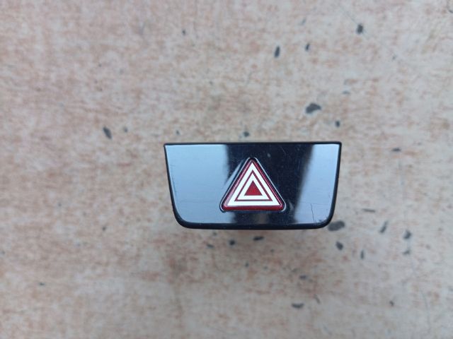 bontott HYUNDAI TUCSON Vészvillogó Kapcsoló