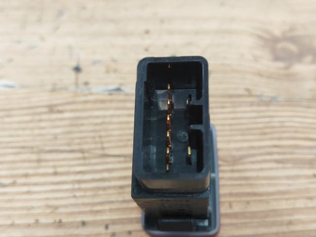 bontott HYUNDAI TUCSON Vészvillogó Kapcsoló