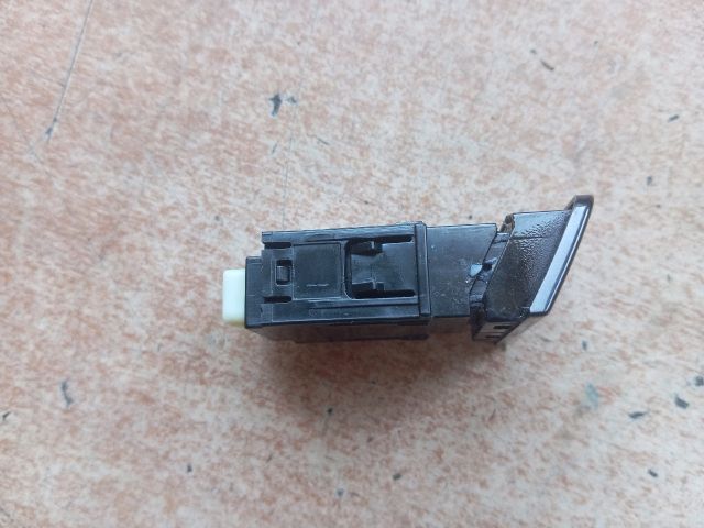 bontott HYUNDAI TUCSON Vészvillogó Kapcsoló