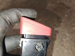 bontott HYUNDAI TUCSON Vészvillogó Kapcsoló